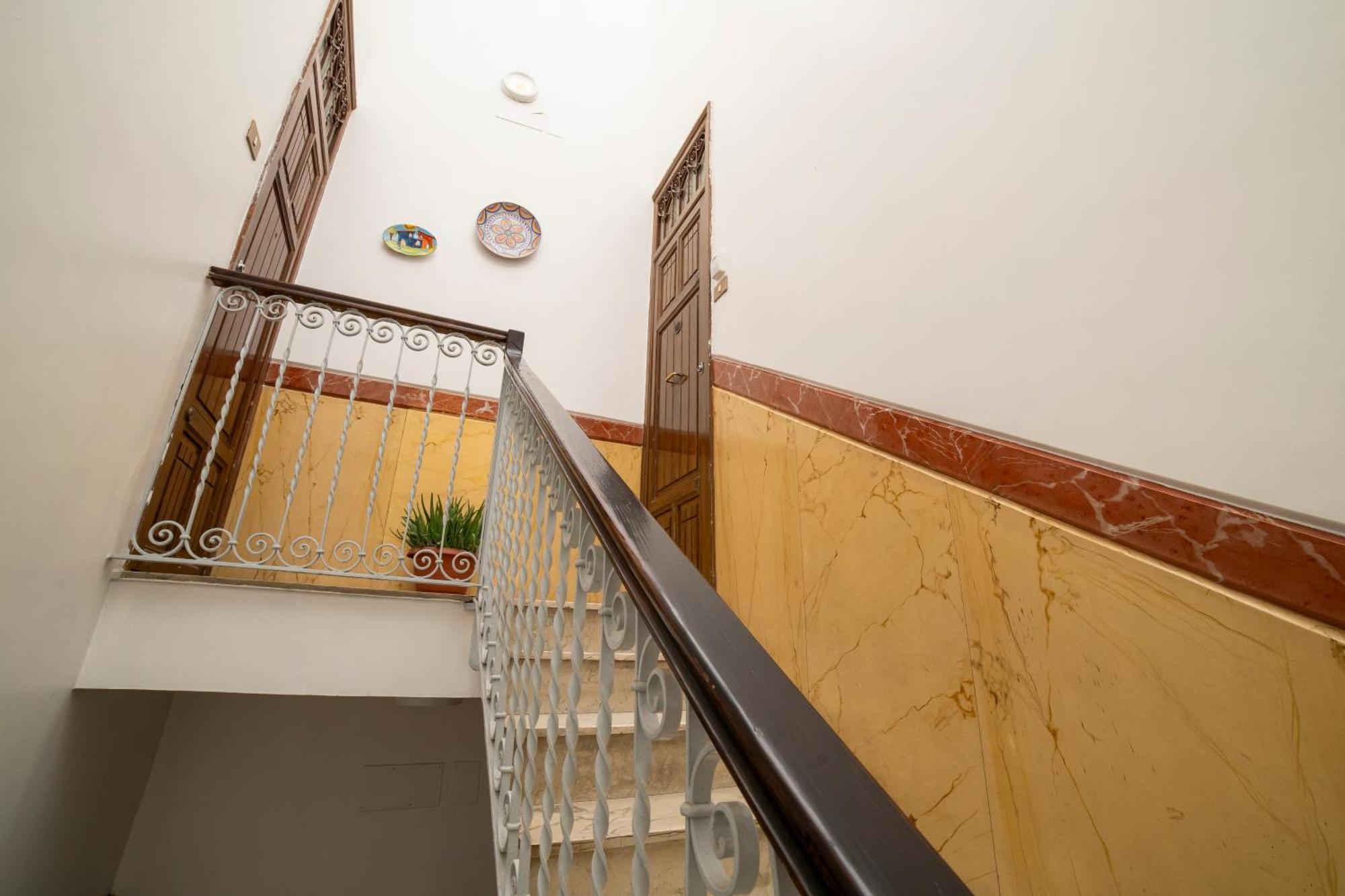 Centro Stazione Aeroporto Wi-Fi&Self Check-In Apartment ปาแลร์โม ภายนอก รูปภาพ